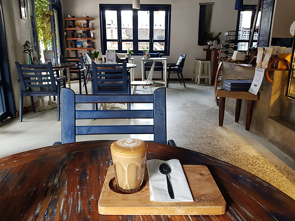 20180604_082004-indigo-cafe