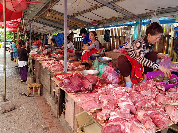 20180604_092755-meat-market