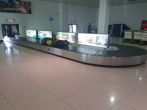 20180530_161347-baggage-claim