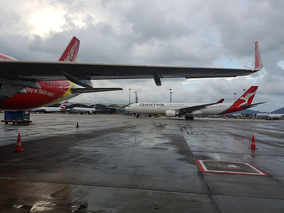 20180625_182758-qantas-and-vietjet