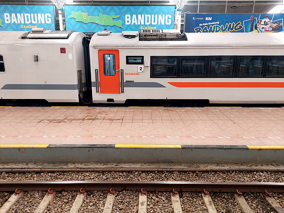 20240428_101355-bandung-platform