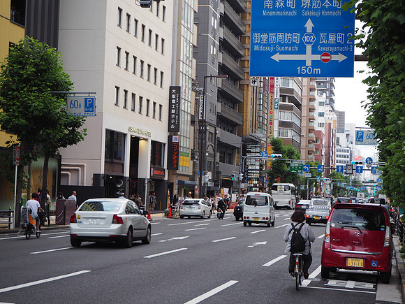 P6300052-sakai-suji-traffic
