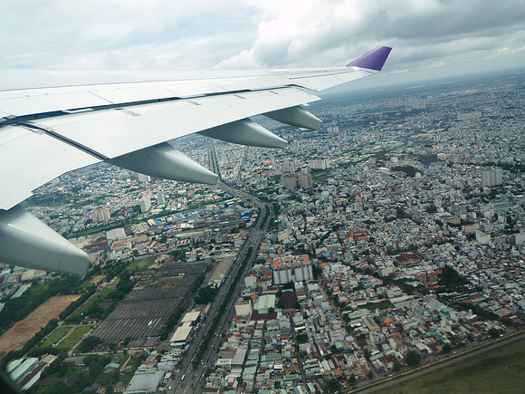 P7170071-flying-over-saigon