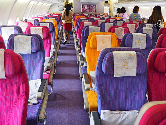 P7170067-a330-300-cabin