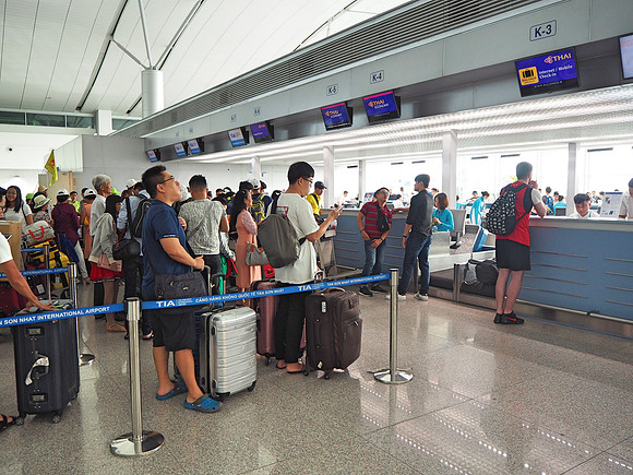 P7170061-thai-check-in