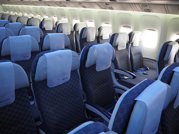 P7200010-767-seats
