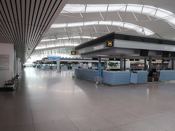 IMG_9849-emphy-departure-hall