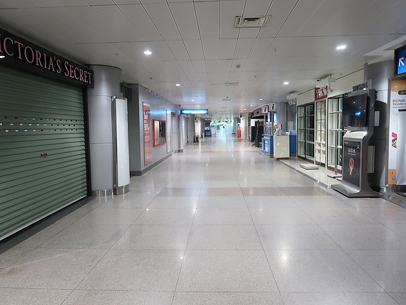 IMG_9856-closed-departures
