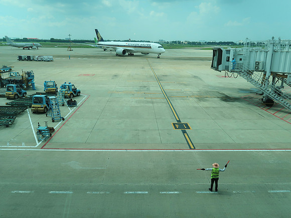 IMG_9865-arriving-singapore-airlines