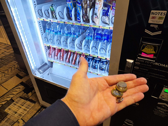 20210821_203918-vending-machine