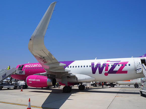P8020037-wizz-lca