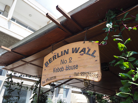 P8050022-berlin-wall-kebab-house