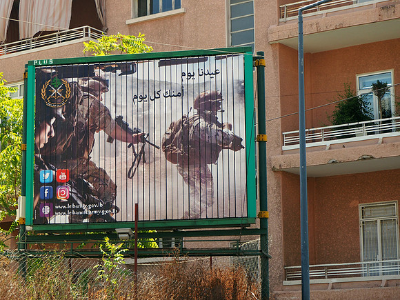 P8090066-army-advertising