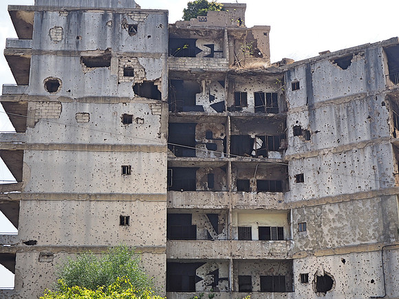 P8100002-war-damaged