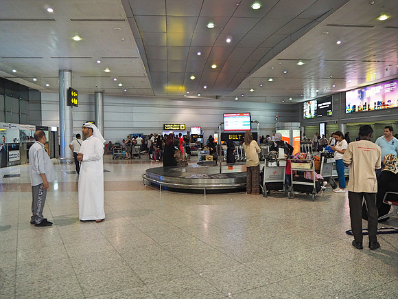 P8110052-baggage-claim