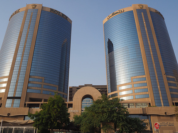 P8120104-deira-twin-towers