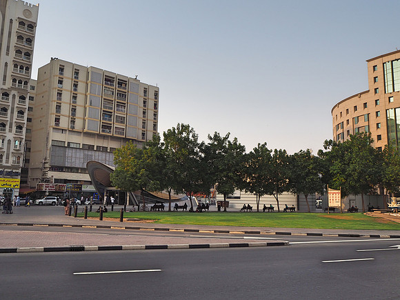 P8120115-baniyas-square