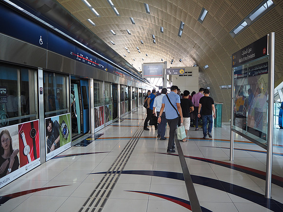P8130064-mall-of-the-emirates-station