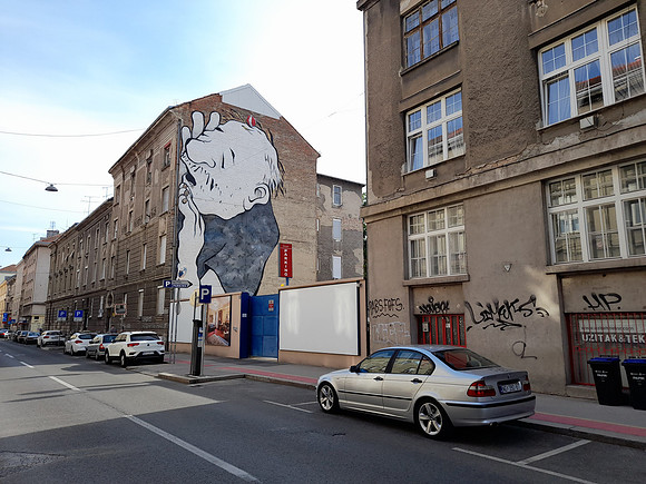 20210822_165342-apartment-street-art