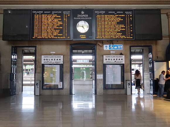 IMG_0090-zagreb-departure-board