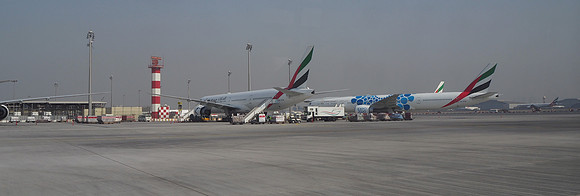P8140019-emirates-at-dxb