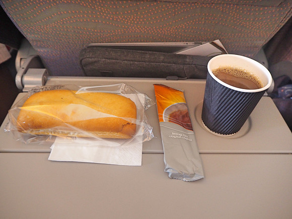 P8140044-after-take-off-meal