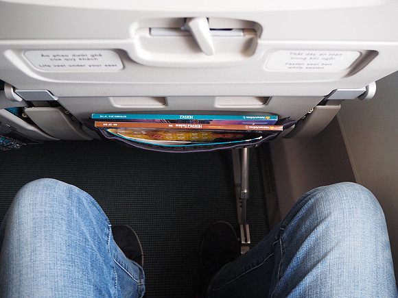 P9010043-economy-legroom