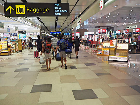 P9050025-duty-free