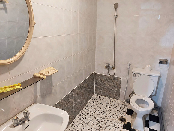 20230331_142611-skyhotel-bathroom