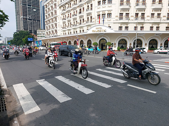 20230715_084949-majestic-road-crossing