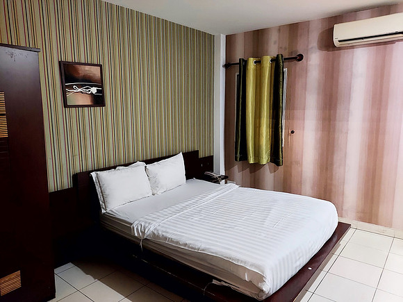 20230923_183458-sen-hotel-bed