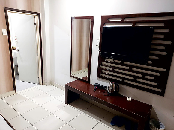 20230923_183522-sen-hotel-room