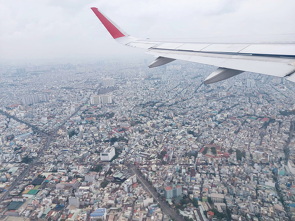20231021_120318-flying-over-saigon