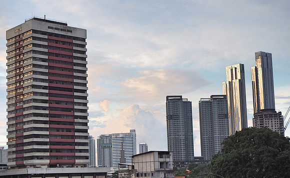 P9090158-skyline