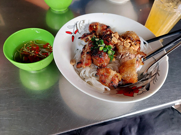 20230924_103600-bun-nem-nuong