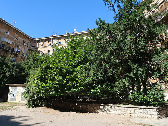 IMG_0427-apartment-inner-court
