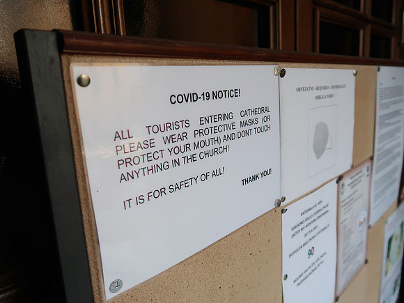 IMG_0519-cathedral-covid-notice