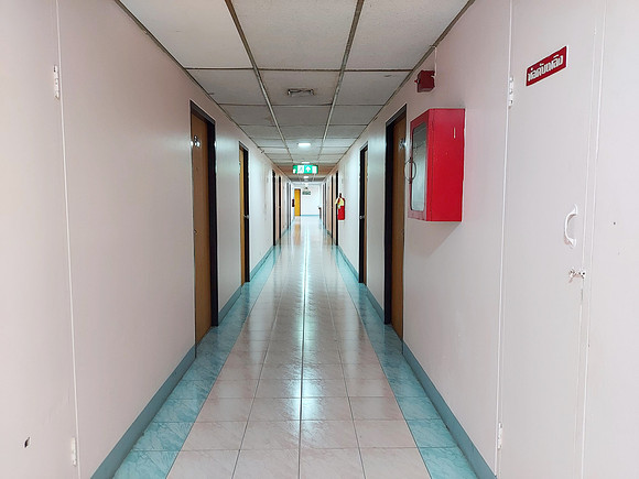 20230311_181420-indra-hotel-corridor