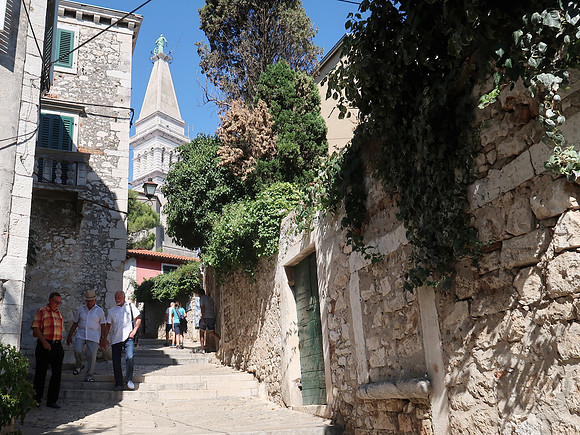 IMG_0768-hill-to-church