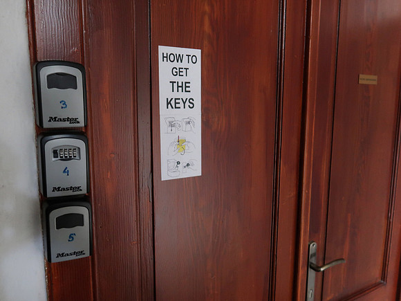IMG_0713-apartment-keys
