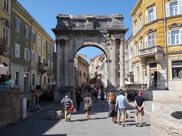 IMG_0851-arch-of-the-sergii