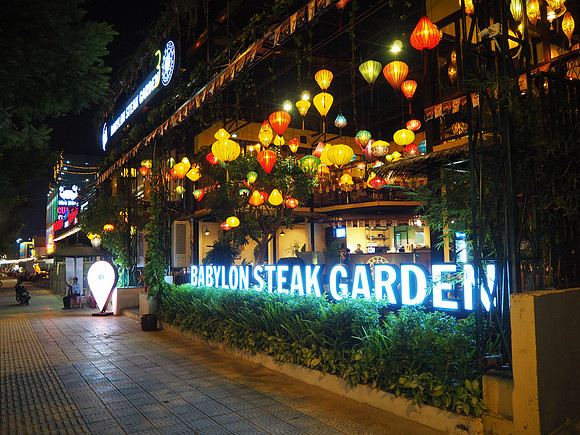 PA080150-babylon-steak-garden