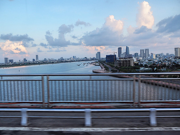 PA100183-view-from-thuan-phuoc-bridge