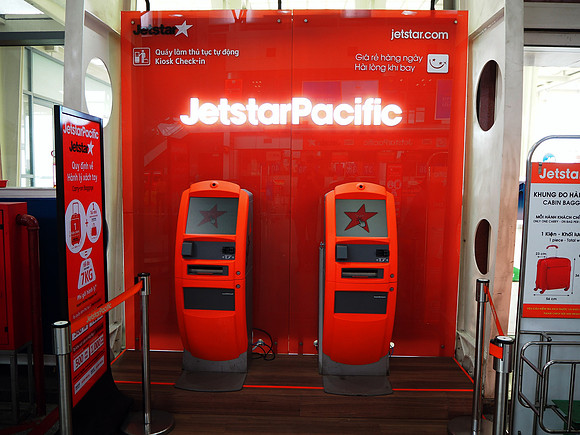 PA110011-jetstar-pacific-kiosk