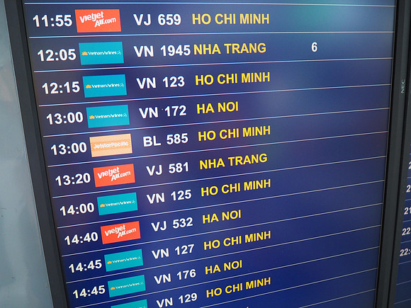 PA110018-domestic-departures