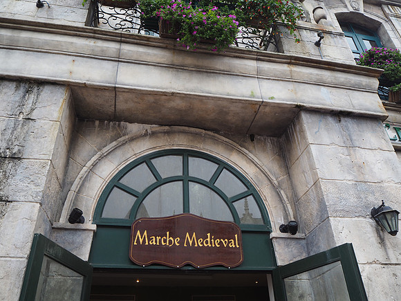 PA100141-marche-medieval