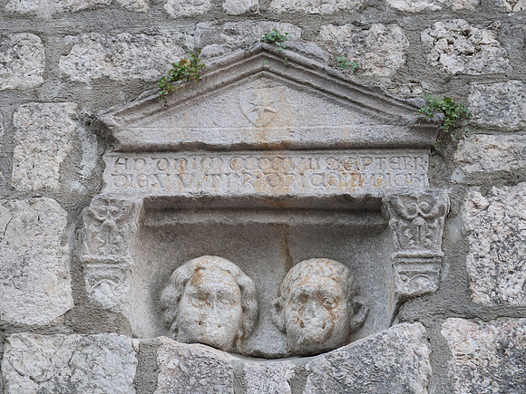 IMG_1046-faces-on-sea-front-tower