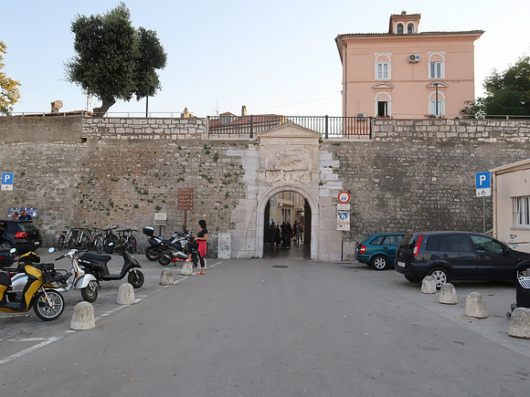 IMG_1139-gate-of-st-chrysogonus