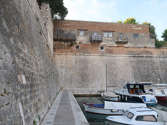 IMG_1221-boats-at-city-wall