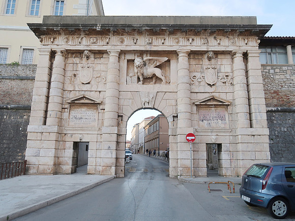 IMG_1224-lion-gate